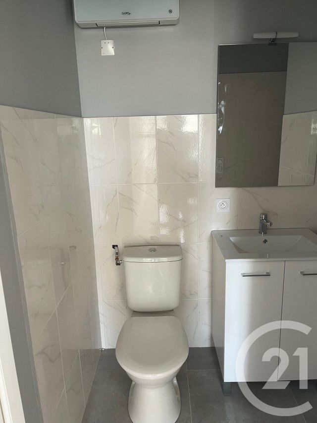 Maison &agrave; louer - 5 pi&egrave;ces - 162,60 m2 - Montmirat - 30 - LANGUEDOC-ROUSSILLON