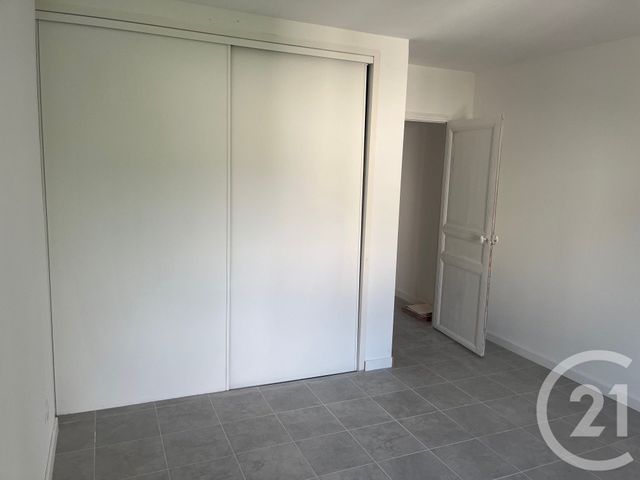 Maison &agrave; louer - 5 pi&egrave;ces - 162,60 m2 - Montmirat - 30 - LANGUEDOC-ROUSSILLON