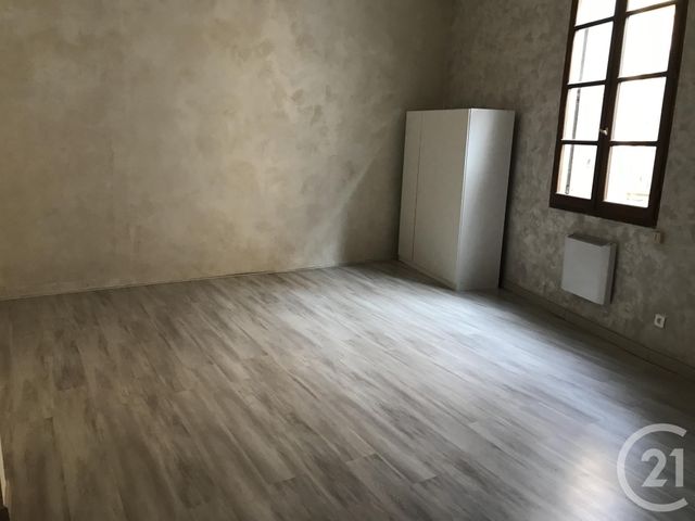 Appartement F1 &agrave; louer - 1 pi&egrave;ce - 41 m2 - Sommieres - 30 - LANGUEDOC-ROUSSILLON