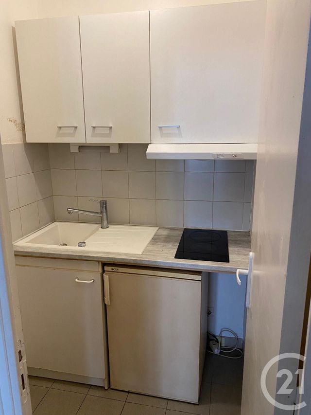 Appartement F1 &agrave; louer - 1 pi&egrave;ce - 37,10 m2 - Sommieres - 30 - LANGUEDOC-ROUSSILLON