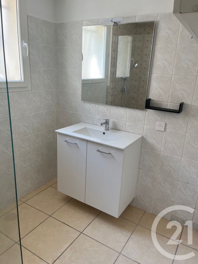 Maison &agrave; louer - 4 pi&egrave;ces - 78,60 m2 - Montmirat - 30 - LANGUEDOC-ROUSSILLON