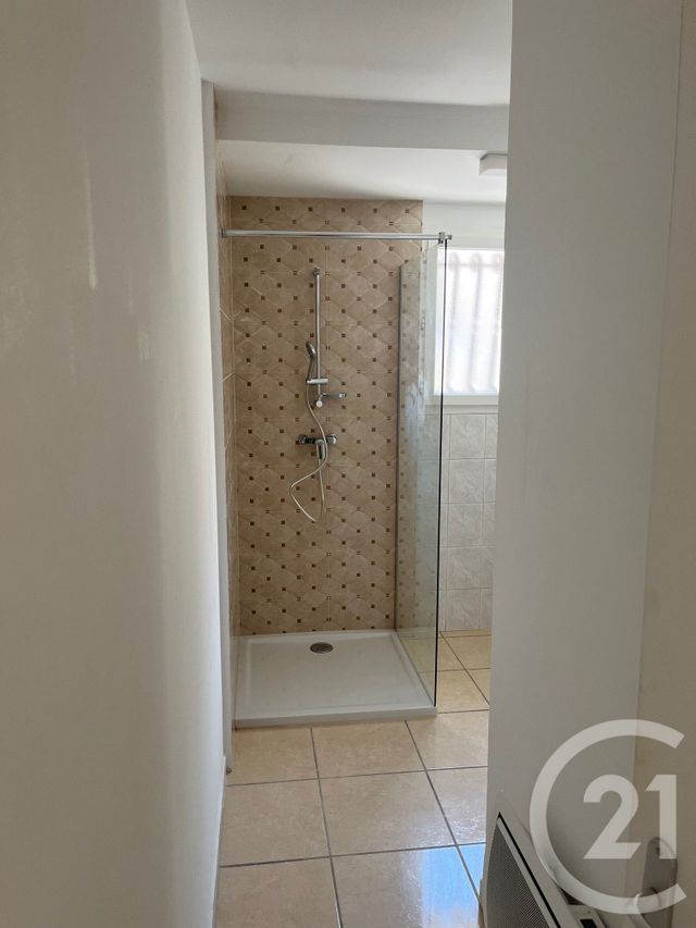 Maison &agrave; louer - 4 pi&egrave;ces - 78,60 m2 - Montmirat - 30 - LANGUEDOC-ROUSSILLON