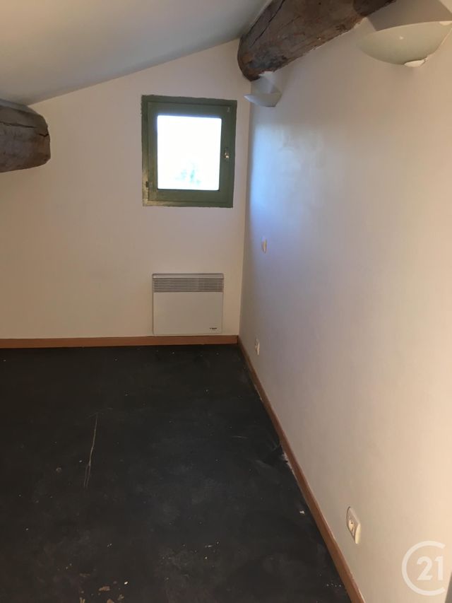 Appartement Duplex &agrave; louer - 3 pi&egrave;ces - 46,90 m2 - Sommieres - 30 - LANGUEDOC-ROUSSILLON