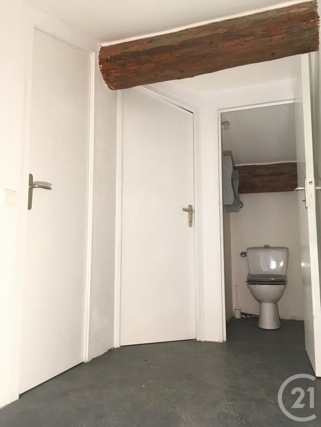 Appartement Duplex &agrave; louer - 3 pi&egrave;ces - 46,90 m2 - Sommieres - 30 - LANGUEDOC-ROUSSILLON