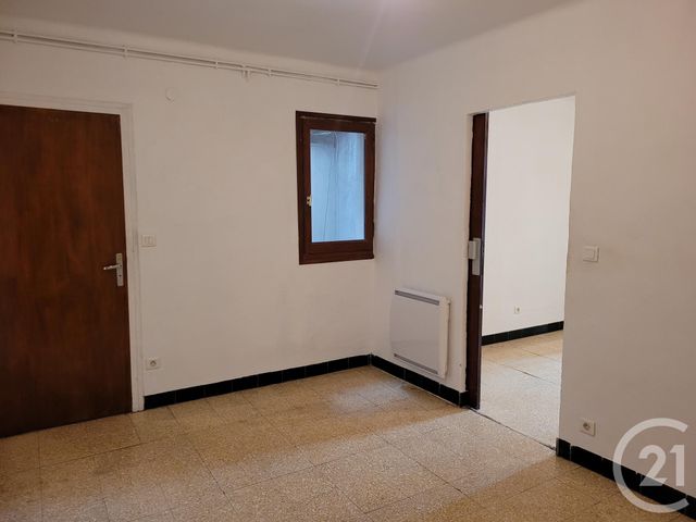 Appartement F2 &agrave; louer - 2 pi&egrave;ces - 45,18 m2 - Sommieres - 30 - LANGUEDOC-ROUSSILLON