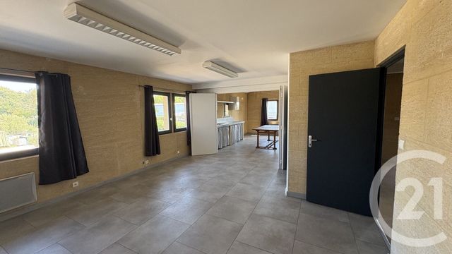 Maison &agrave; louer - 7 pi&egrave;ces - 300 m2 - Congenies - 30 - LANGUEDOC-ROUSSILLON