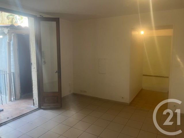 Appartement F4 &agrave; louer - 4 pi&egrave;ces - 61,58 m2 - Sommieres - 30 - LANGUEDOC-ROUSSILLON