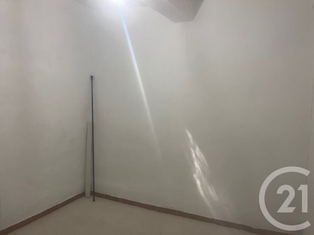 Appartement F4 &agrave; louer - 4 pi&egrave;ces - 61,58 m2 - Sommieres - 30 - LANGUEDOC-ROUSSILLON