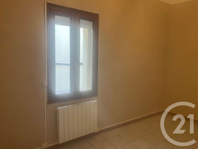 Appartement F4 &agrave; louer - 4 pi&egrave;ces - 61,58 m2 - Sommieres - 30 - LANGUEDOC-ROUSSILLON