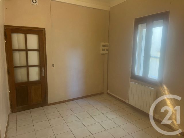 Appartement F4 &agrave; louer - 4 pi&egrave;ces - 61,58 m2 - Sommieres - 30 - LANGUEDOC-ROUSSILLON
