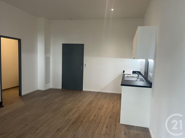 Appartement F2 &agrave; louer - 2 pi&egrave;ces - 50,28 m2 - Sommieres - 30 - LANGUEDOC-ROUSSILLON