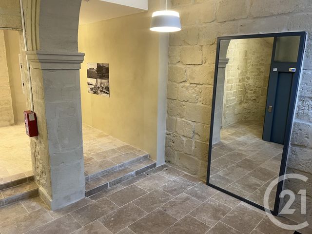 Appartement F2 &agrave; louer - 2 pi&egrave;ces - 50,28 m2 - Sommieres - 30 - LANGUEDOC-ROUSSILLON