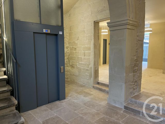 Appartement F2 &agrave; louer - 2 pi&egrave;ces - 50,28 m2 - Sommieres - 30 - LANGUEDOC-ROUSSILLON