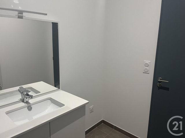 Appartement F2 &agrave; louer - 2 pi&egrave;ces - 50,28 m2 - Sommieres - 30 - LANGUEDOC-ROUSSILLON