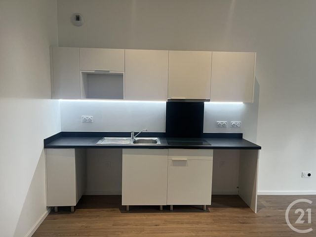 Appartement F2 &agrave; louer - 2 pi&egrave;ces - 50,28 m2 - Sommieres - 30 - LANGUEDOC-ROUSSILLON