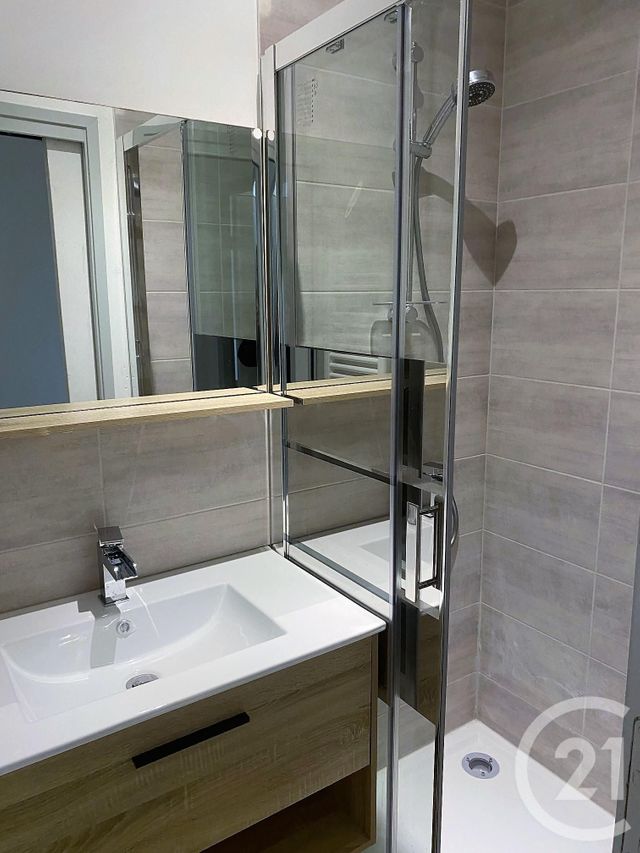 Appartement F4 &agrave; louer - 4 pi&egrave;ces - 81,50 m2 - Sommieres - 30 - LANGUEDOC-ROUSSILLON
