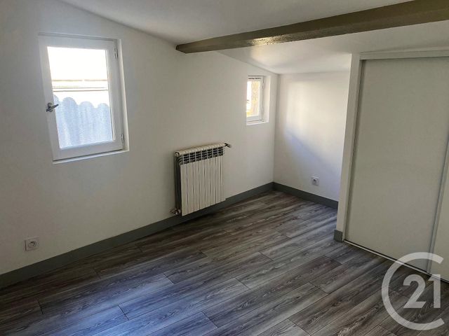 Appartement F4 &agrave; louer - 4 pi&egrave;ces - 81,50 m2 - Sommieres - 30 - LANGUEDOC-ROUSSILLON
