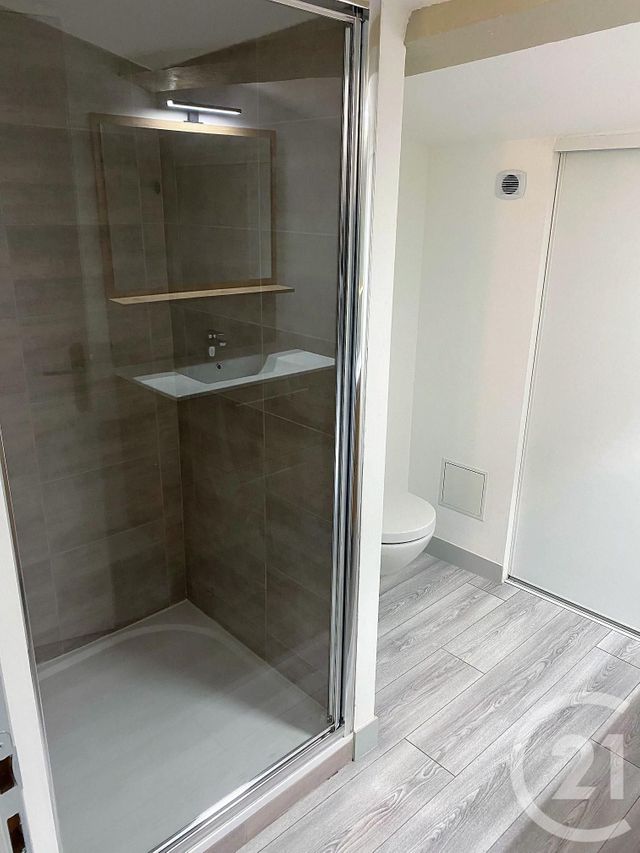 Appartement F4 &agrave; louer - 4 pi&egrave;ces - 81,50 m2 - Sommieres - 30 - LANGUEDOC-ROUSSILLON