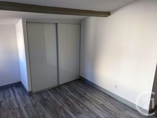 Appartement F4 &agrave; louer - 4 pi&egrave;ces - 81,50 m2 - Sommieres - 30 - LANGUEDOC-ROUSSILLON