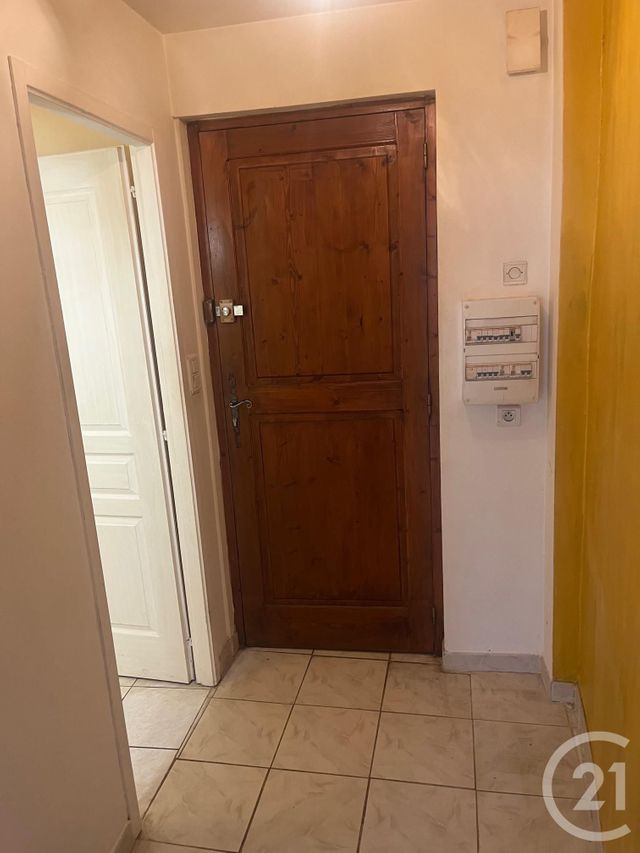 Appartement Studio &agrave; louer - 1 pi&egrave;ce - 25,70 m2 - Sommieres - 30 - LANGUEDOC-ROUSSILLON