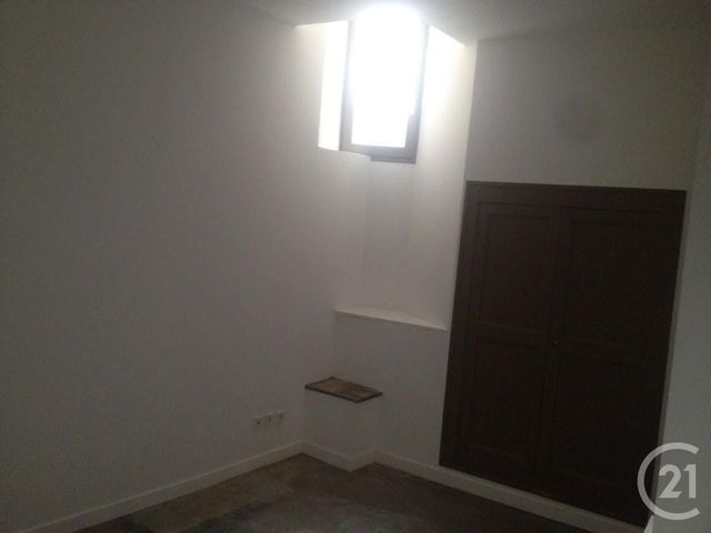 Appartement F2 &agrave; louer - 2 pi&egrave;ces - 42,25 m2 - Sommieres - 30 - LANGUEDOC-ROUSSILLON