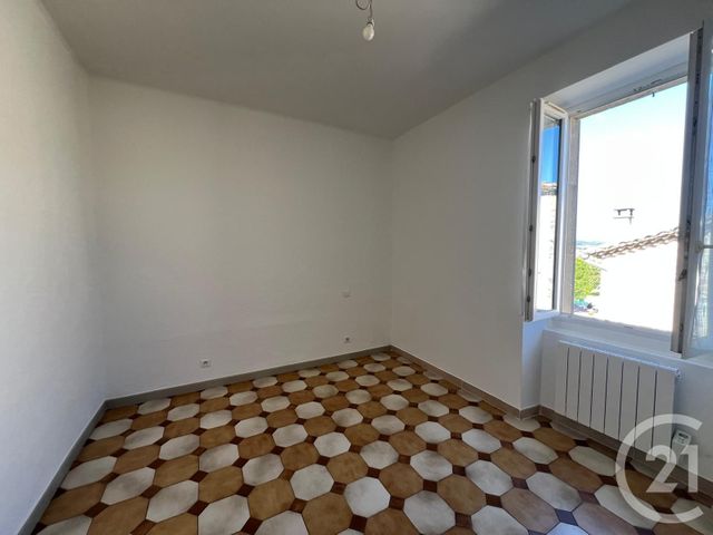 Appartement F4 &agrave; louer - 4 pi&egrave;ces - 84,70 m2 - Moulezan - 30 - LANGUEDOC-ROUSSILLON