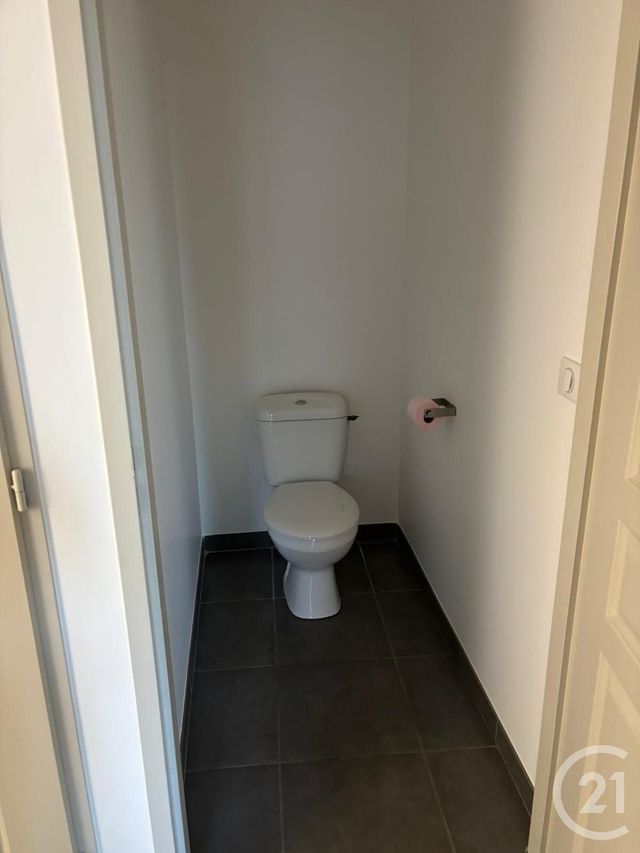 Appartement F2 &agrave; louer - 2 pi&egrave;ces - 75,54 m2 - Sommieres - 30 - LANGUEDOC-ROUSSILLON