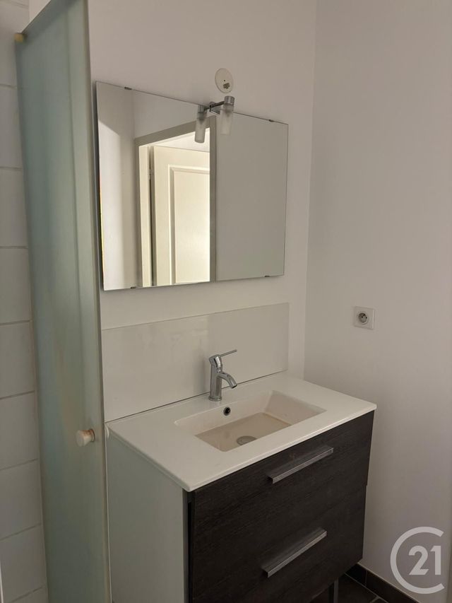Appartement F2 &agrave; louer - 2 pi&egrave;ces - 75,54 m2 - Sommieres - 30 - LANGUEDOC-ROUSSILLON