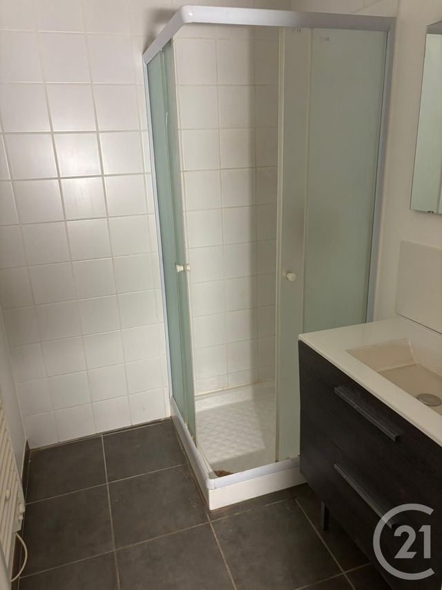 Appartement F2 &agrave; louer - 2 pi&egrave;ces - 75,54 m2 - Sommieres - 30 - LANGUEDOC-ROUSSILLON