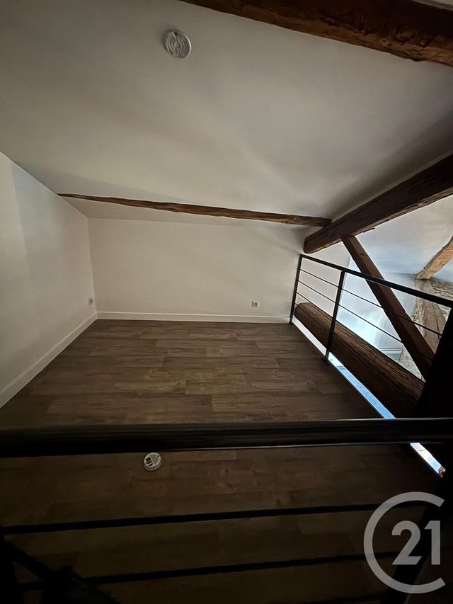 Appartement F2 &agrave; louer - 2 pi&egrave;ces - 75,54 m2 - Sommieres - 30 - LANGUEDOC-ROUSSILLON