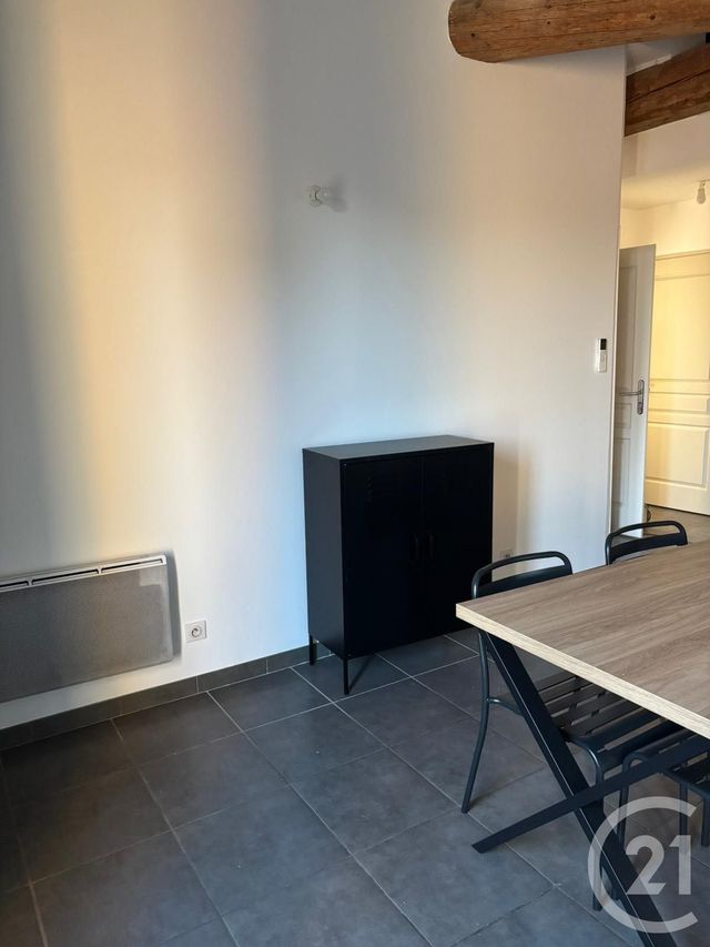 Appartement F2 &agrave; louer - 2 pi&egrave;ces - 75,54 m2 - Sommieres - 30 - LANGUEDOC-ROUSSILLON