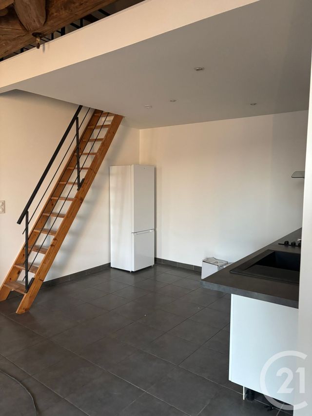 Appartement F2 &agrave; louer - 2 pi&egrave;ces - 75,54 m2 - Sommieres - 30 - LANGUEDOC-ROUSSILLON