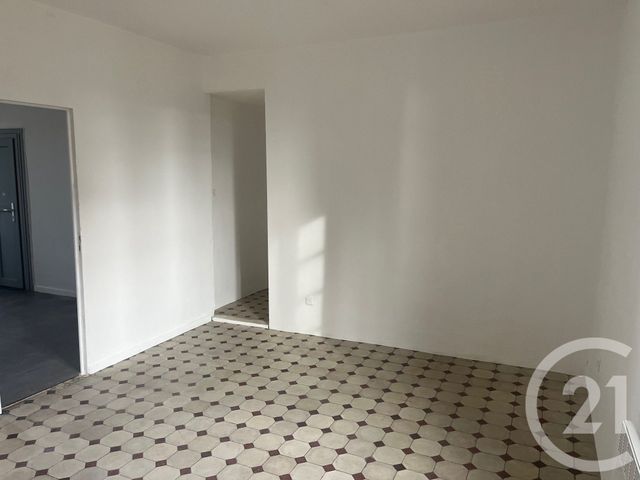 Appartement F3 &agrave; louer - 3 pi&egrave;ces - 63,50 m2 - Sommieres - 30 - LANGUEDOC-ROUSSILLON