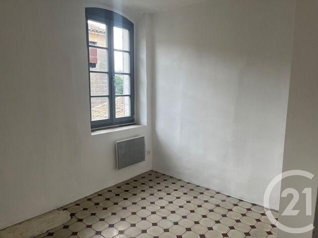 Appartement F3 &agrave; louer - 3 pi&egrave;ces - 63,50 m2 - Sommieres - 30 - LANGUEDOC-ROUSSILLON