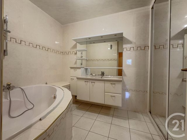 Appartement F4 à vendre - 4 pièces - 71,24 m2 - La Celle St Cloud - 78 - ILE-DE-FRANCE