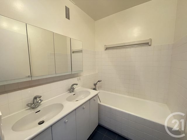Appartement &agrave; louer - 4 pi&egrave;ces - 89,55 m2 - Louveciennes - 78 - ILE-DE-FRANCE
