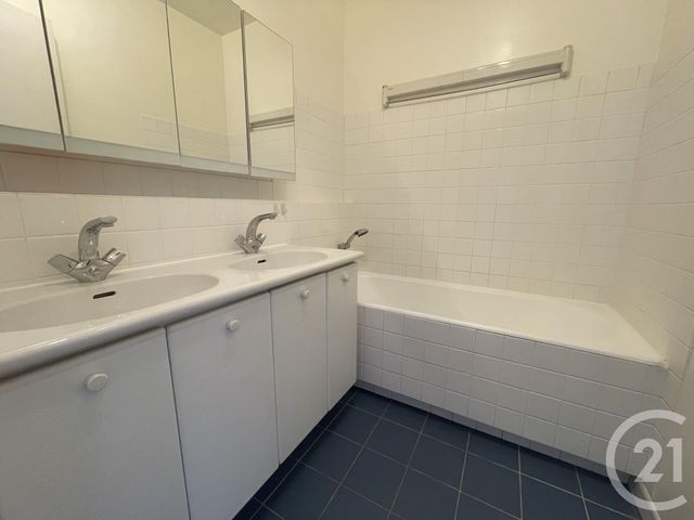 Appartement &agrave; louer - 4 pi&egrave;ces - 89,55 m2 - Louveciennes - 78 - ILE-DE-FRANCE
