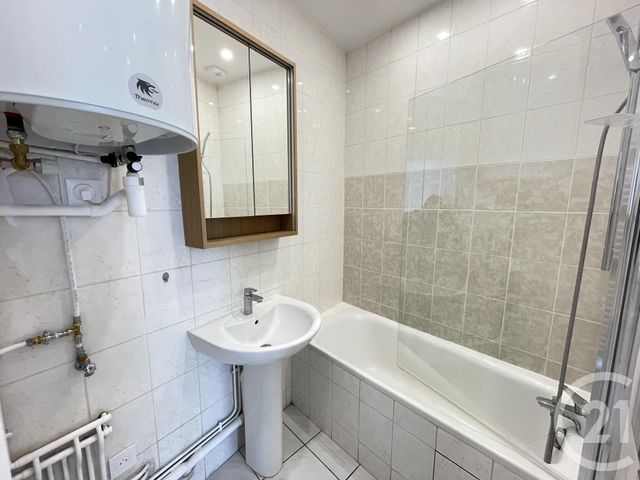 Appartement F3 &agrave; louer - 2 pi&egrave;ces - 50 m2 - Rueil Malmaison - 92 - ILE-DE-FRANCE