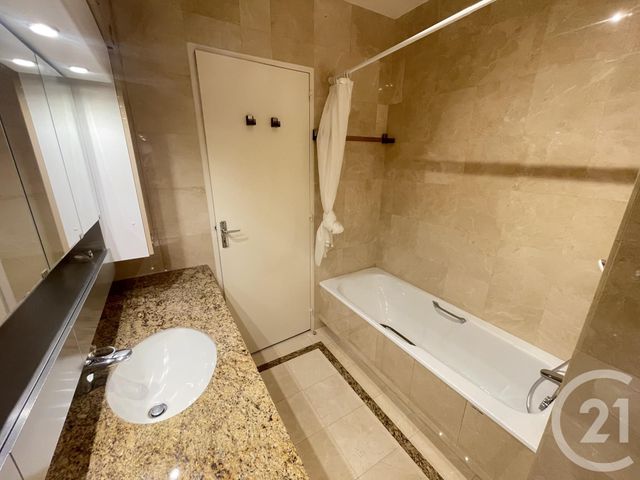Appartement &agrave; louer - 5 pi&egrave;ces - 135,28 m2 - Louveciennes - 78 - ILE-DE-FRANCE