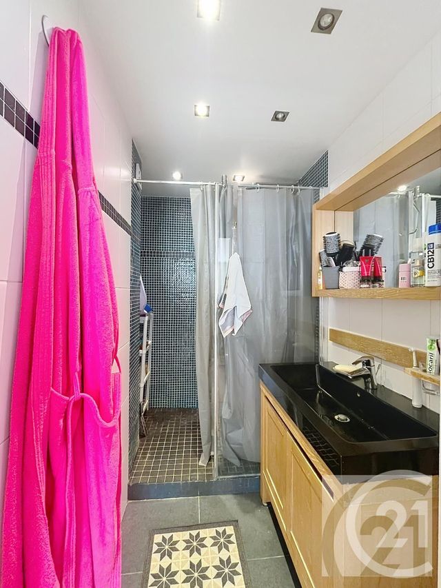 Appartement F3 &agrave; vendre - 4 pi&egrave;ces - 68,15 m2 - Paris - 75018 - ILE-DE-FRANCE