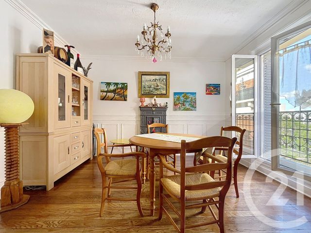 Appartement F4 à vendre - 4 pièces - 82,85 m2 - Paris - 75018 - ILE-DE-FRANCE