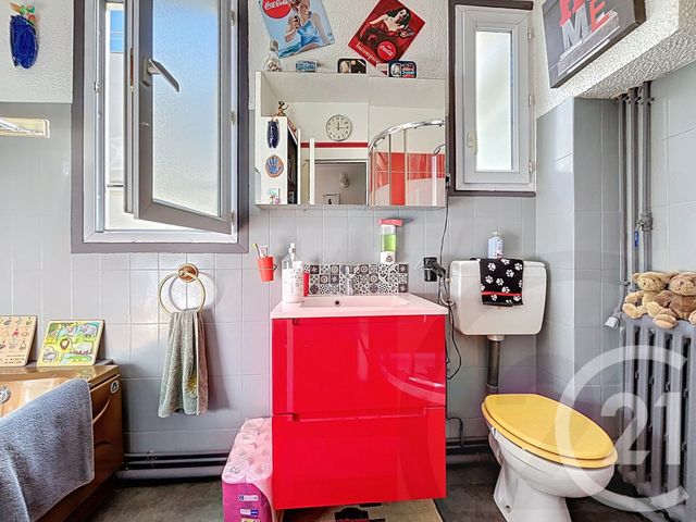 Appartement F4 à vendre - 4 pièces - 82,85 m2 - Paris - 75018 - ILE-DE-FRANCE