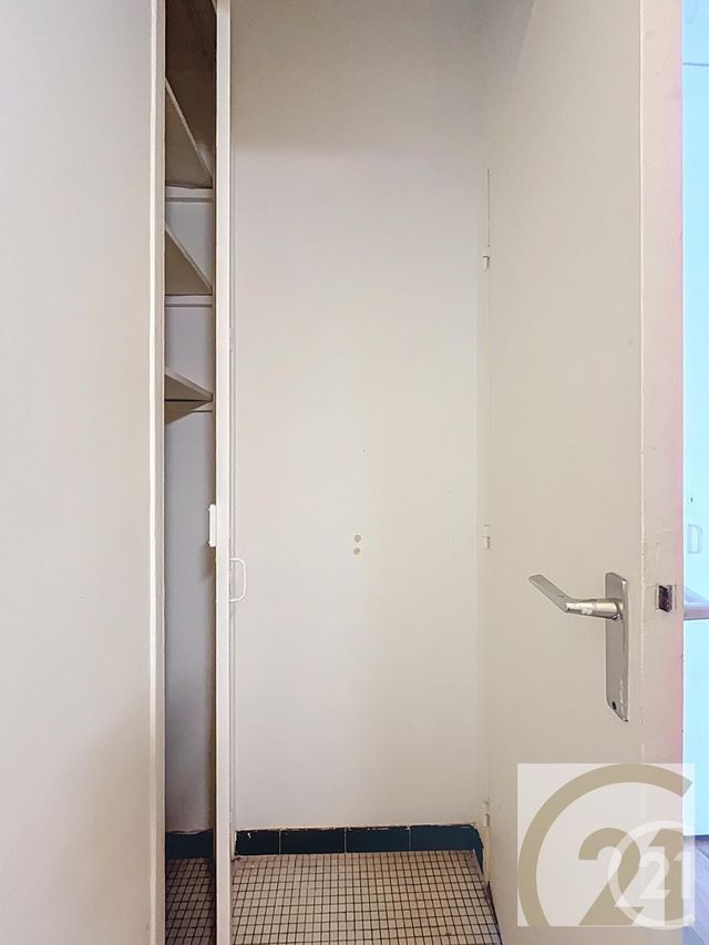 Appartement F1 à vendre - 1 pièce - 22,35 m2 - Paris - 75018 - ILE-DE-FRANCE