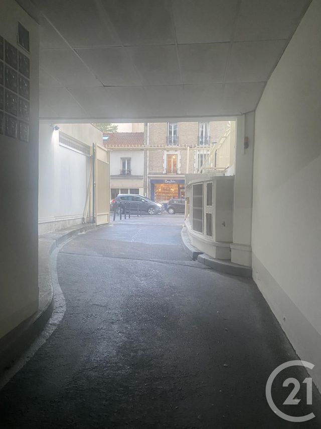 Parking à louer - 13 m2 - Paris - 75018 - ILE-DE-FRANCE