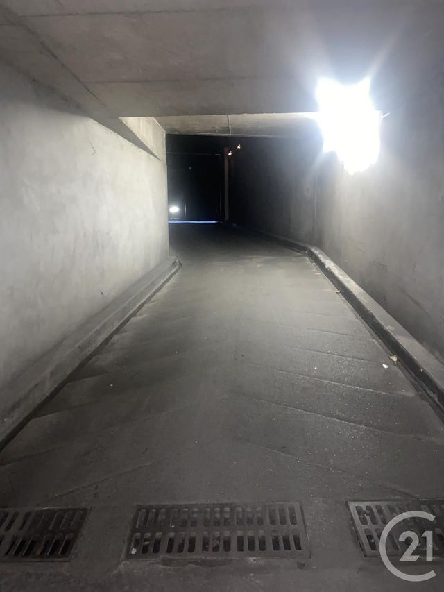 Parking à louer - 13 m2 - Paris - 75018 - ILE-DE-FRANCE