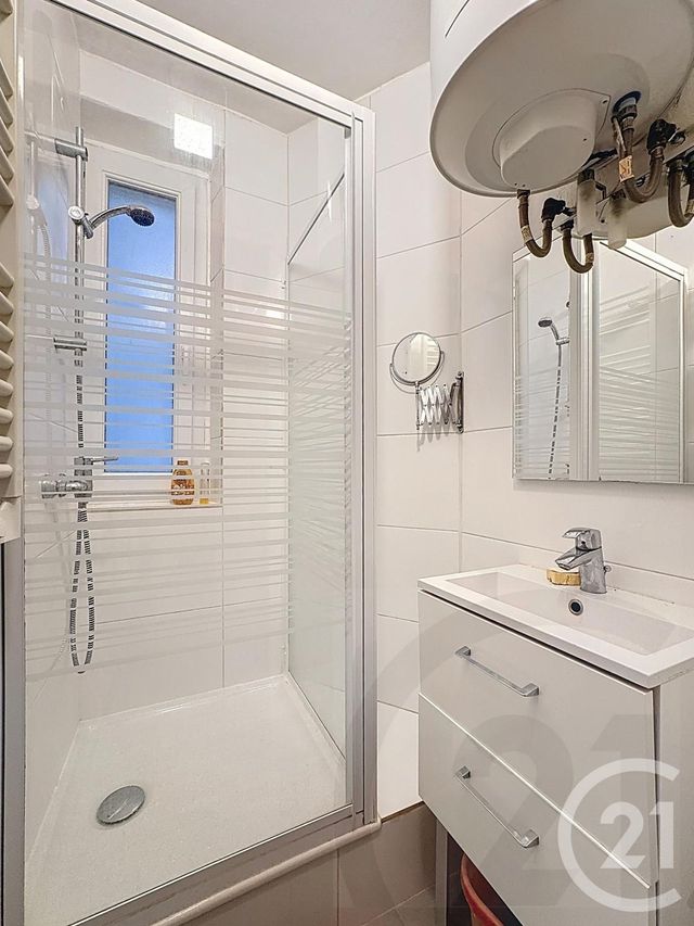 Appartement F2 &agrave; vendre - 2 pi&egrave;ces - 30,10 m2 - Paris - 75018 - ILE-DE-FRANCE