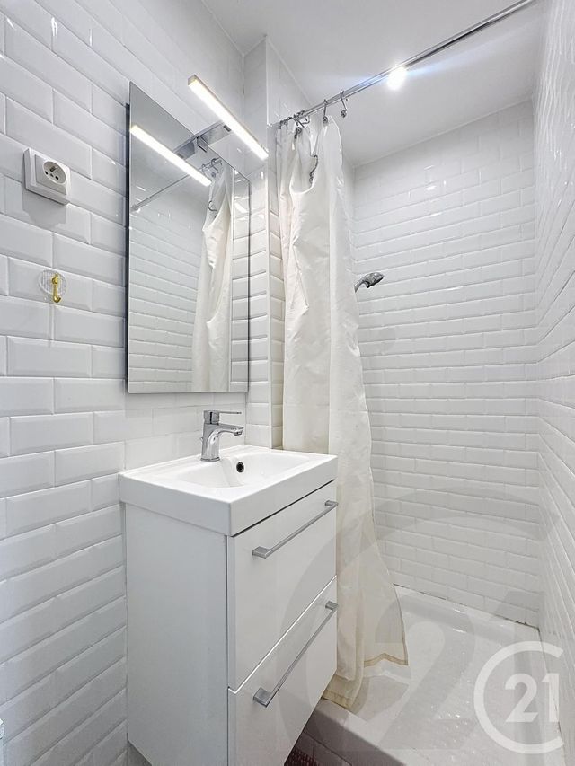 Appartement F2 &agrave; vendre - 2 pi&egrave;ces - 34 m2 - Paris - 75018 - ILE-DE-FRANCE