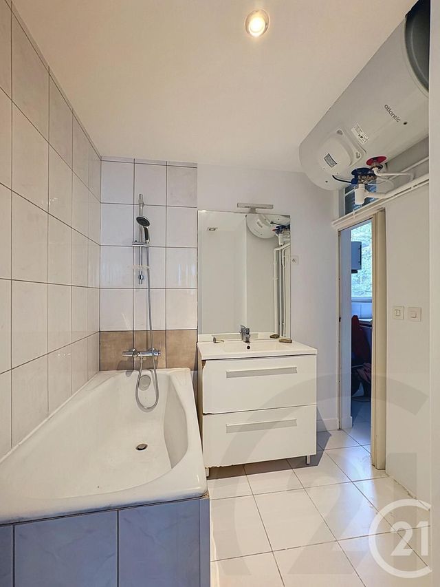 Appartement F2 &agrave; vendre - 2 pi&egrave;ces - 40 m2 - Paris - 75018 - ILE-DE-FRANCE