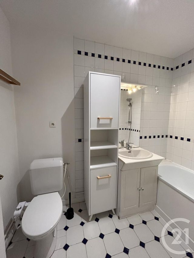 Appartement T2 &agrave; louer - 2 pi&egrave;ces - 56,51 m2 - Paris - 75018 - ILE-DE-FRANCE