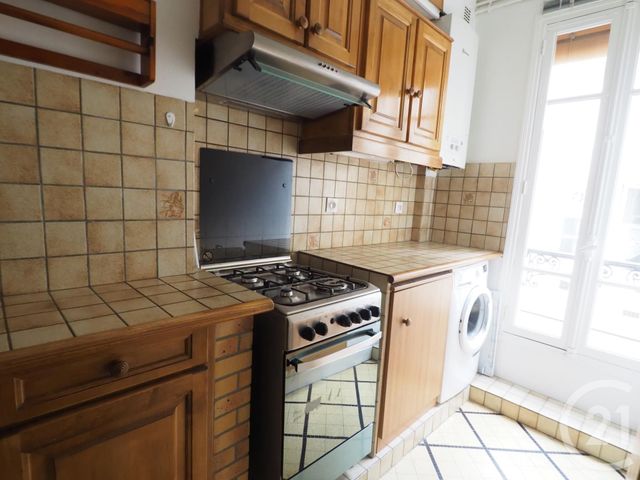 Appartement F2 &agrave; louer - 2 pi&egrave;ces - 38 m2 - Paris - 75018 - ILE-DE-FRANCE